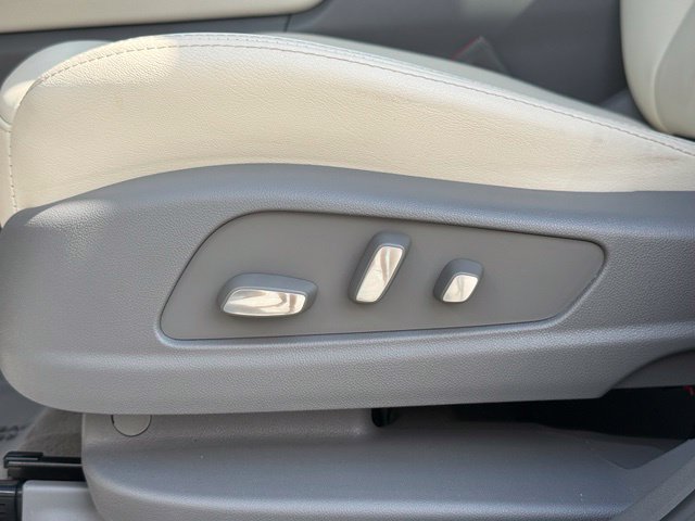 Used 2023 Cadillac XT5 Premium Luxury w/ Technology Package AWD/4WD image 14