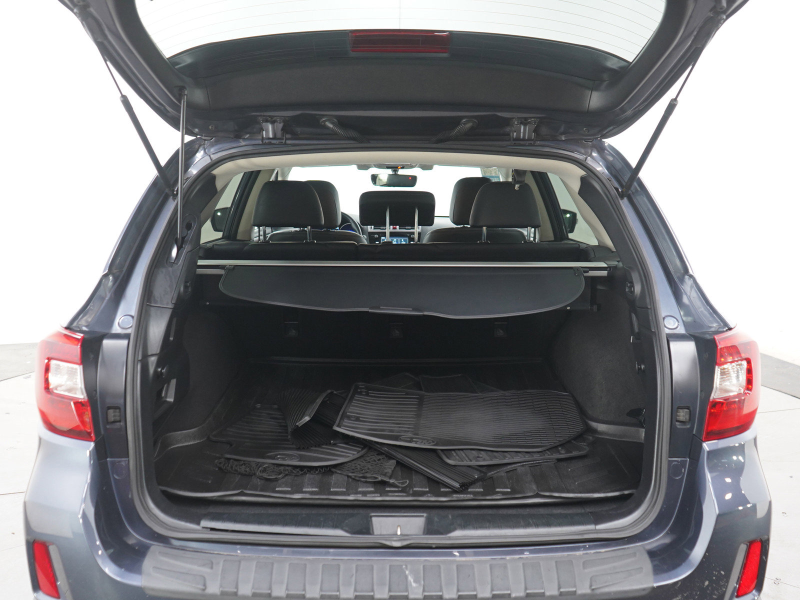 Used 2017 Subaru Outback 3.6R Limited AWD/4WD image 16