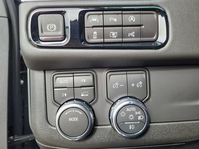 New 2026 GMC Yukon XL Elevation image 25