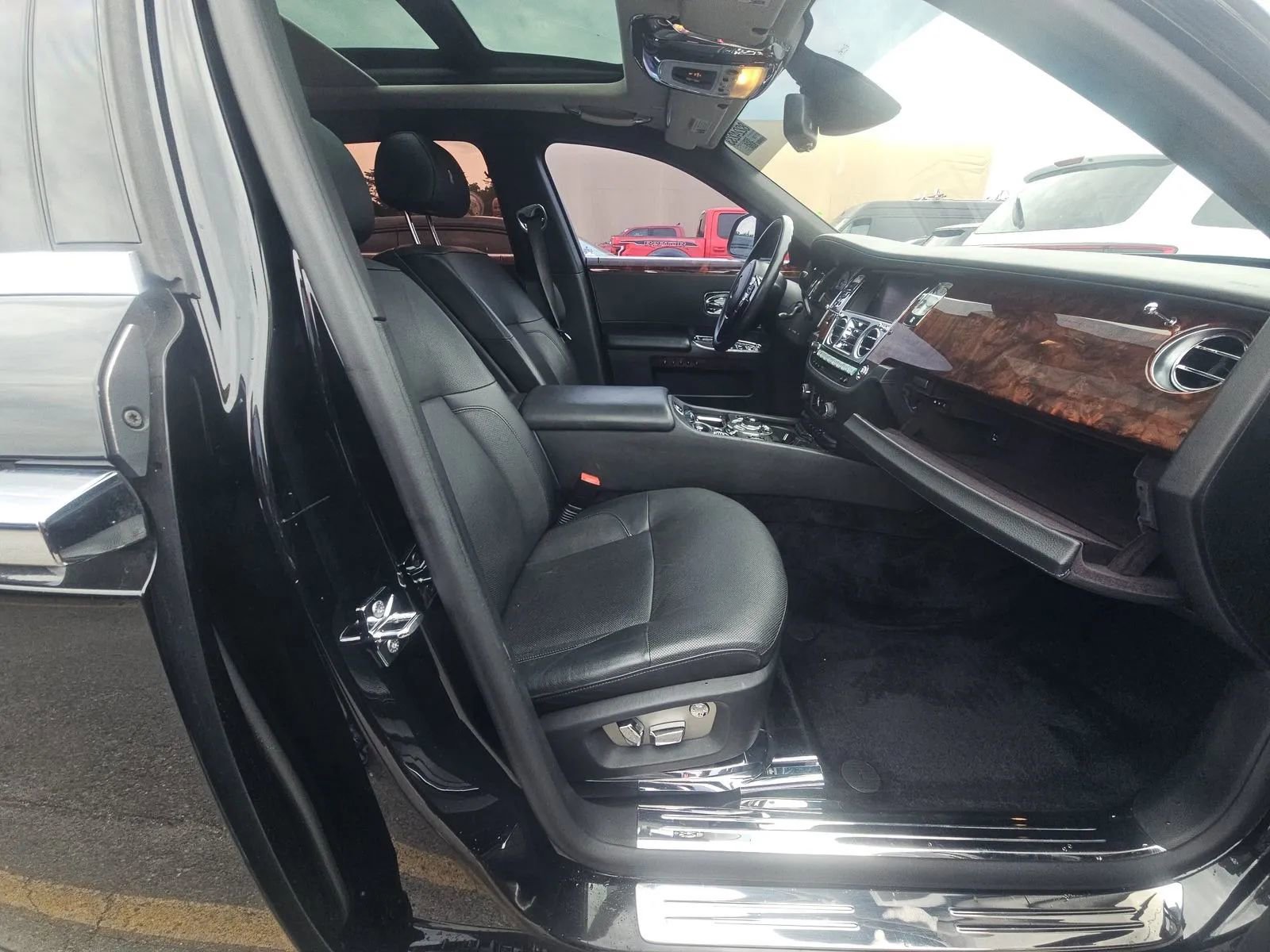 Used 2012 Rolls-Royce Ghost Extended Wheelbase RWD image 12