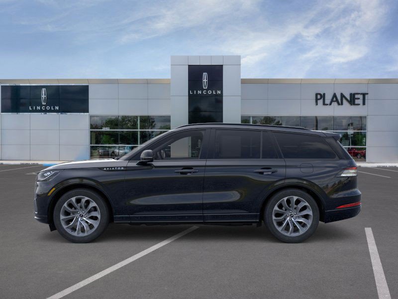 New 2026 Lincoln Aviator 2WD w/ Jet Appearance Package image 3