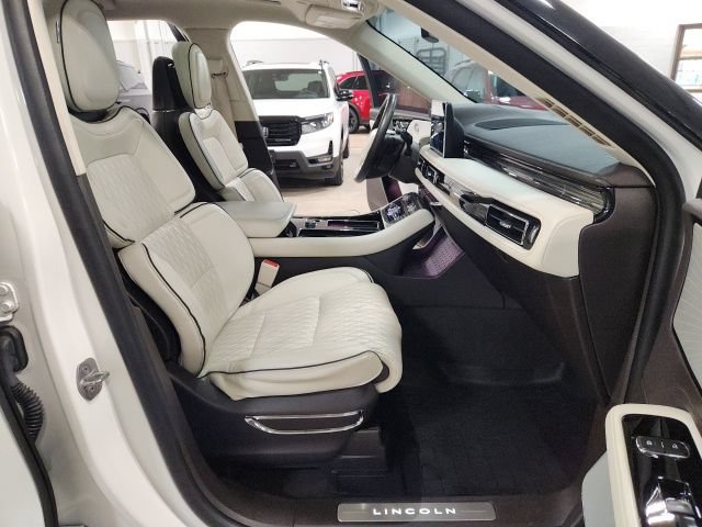 Used 2020 Lincoln Aviator Black Label w/ Dynamic Handling Package AWD/4WD image 37
