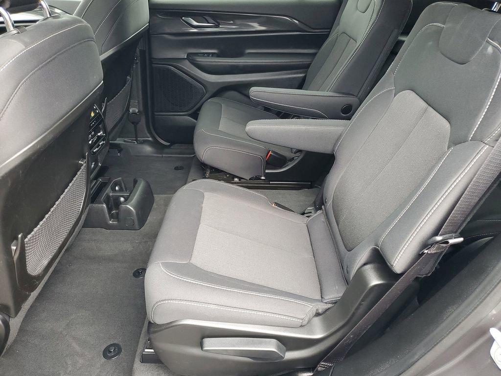 Used 2023 Jeep Grand Cherokee L Laredo image 21