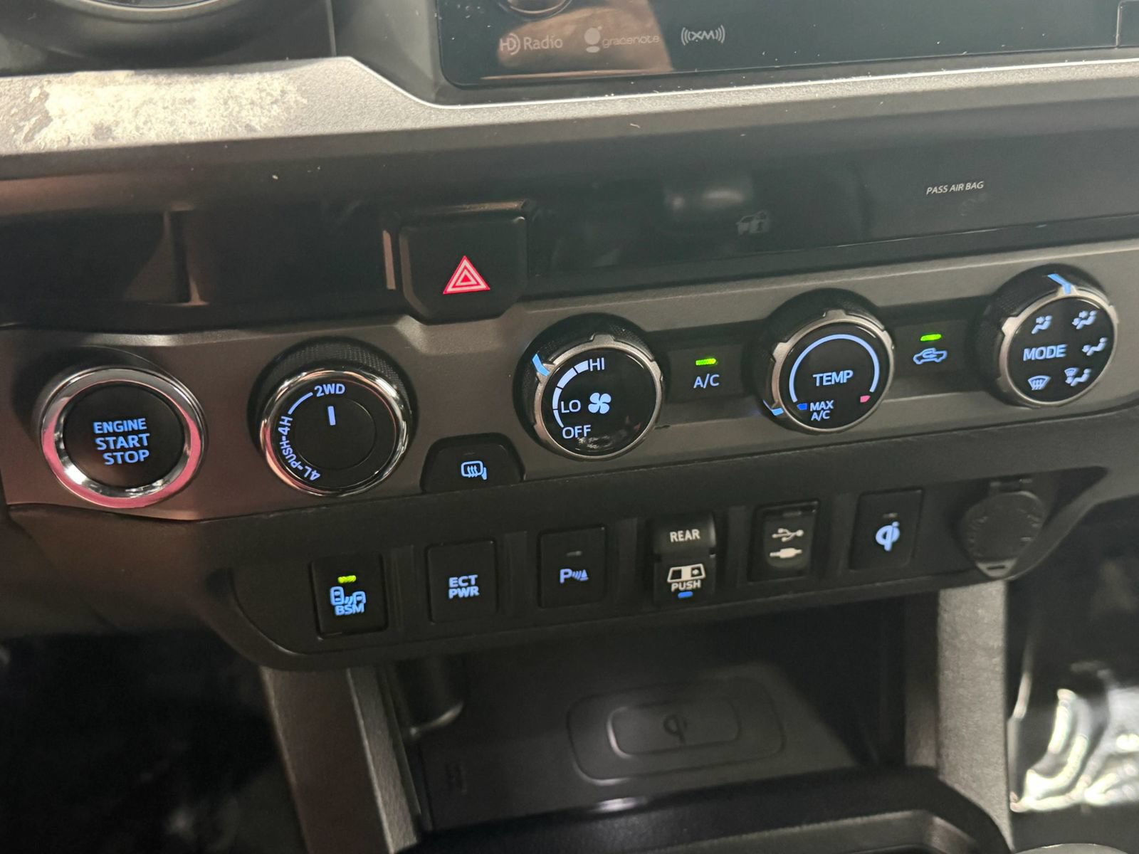 Used 2018 Toyota Tacoma TRD Sport w/ Technology Package AWD/4WD image 29