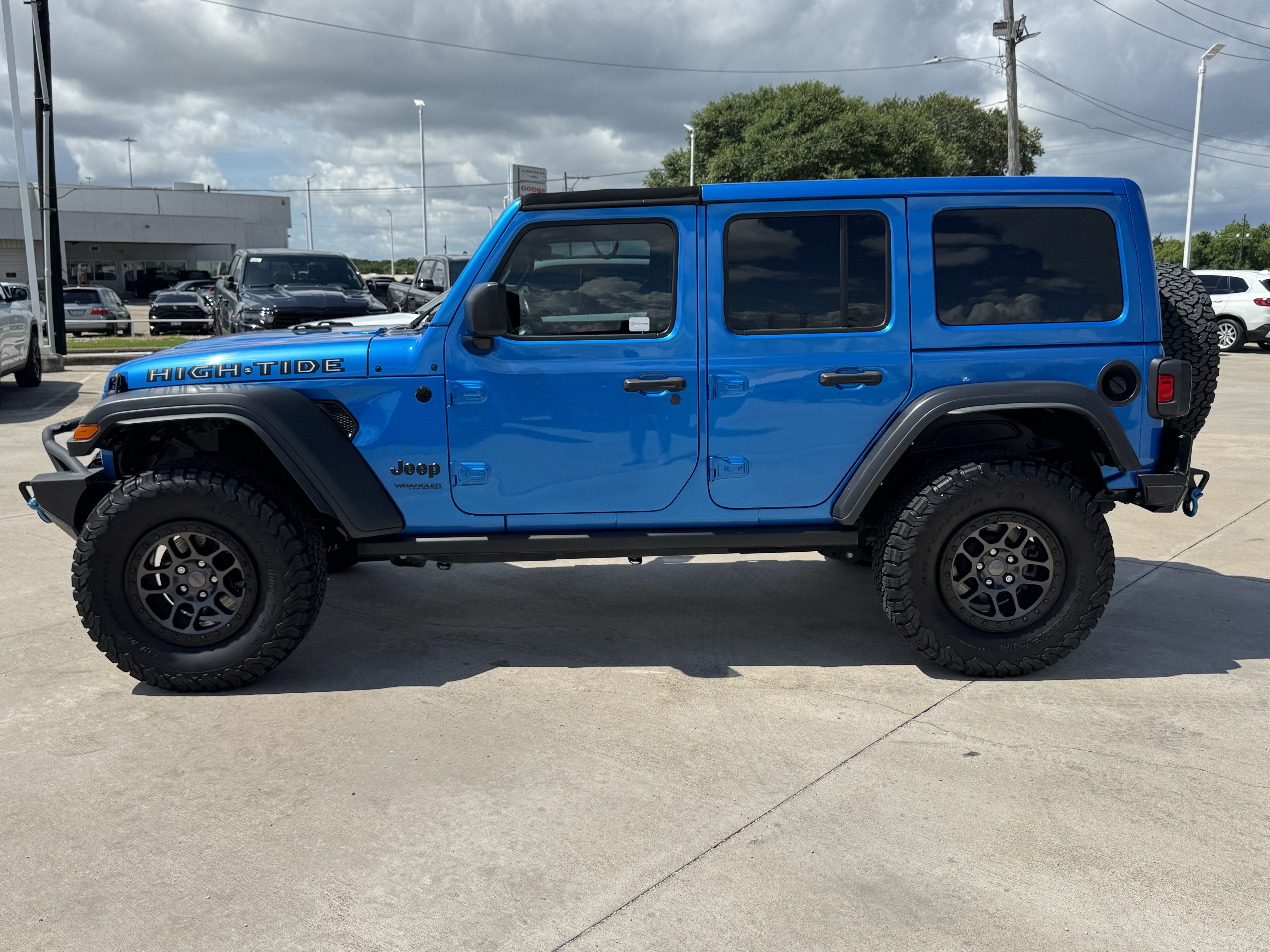 Used 2022 Jeep Wrangler Unlimited Sport AWD/4WD image 7