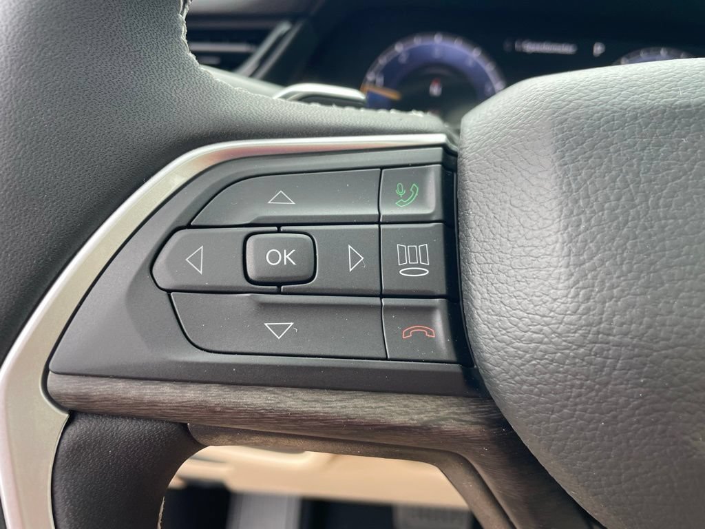 New 2026 Jeep Grand Cherokee L Limited w/ Luxury Tech Group II AWD/4WD image 33