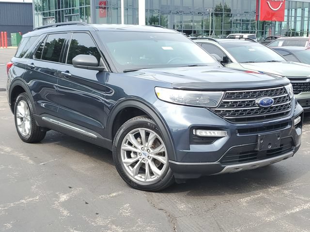 Used 2022 Ford Explorer XLT w/ Equipment Group 202A AWD/4WD image 32