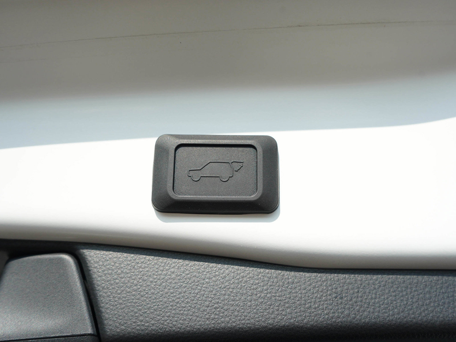 Used 2024 Toyota RAV4 SE w/ Weather & Moonroof Package AWD/4WD image 14