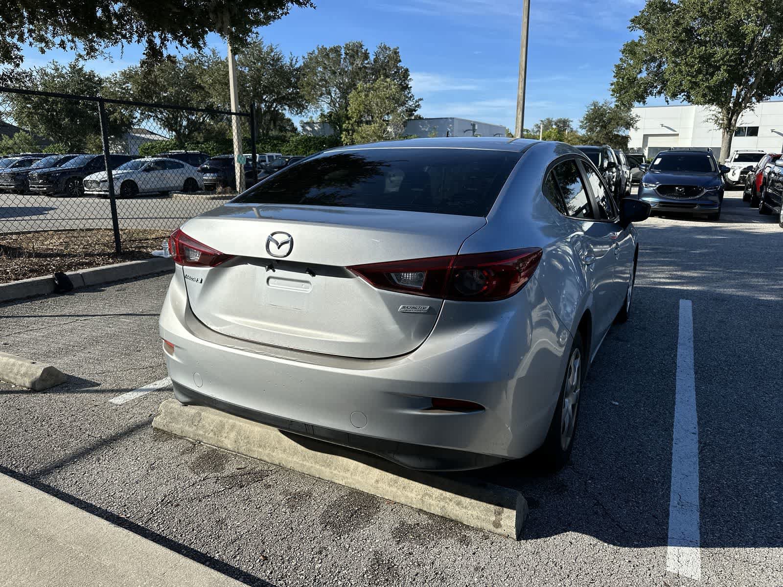 Used 2017 MAZDA MAZDA3 Sport FWD image 8