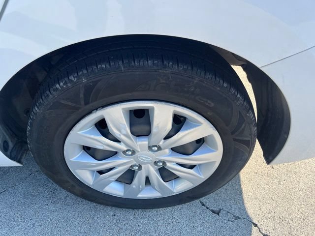 Used 2021 Hyundai Accent SE FWD image 12
