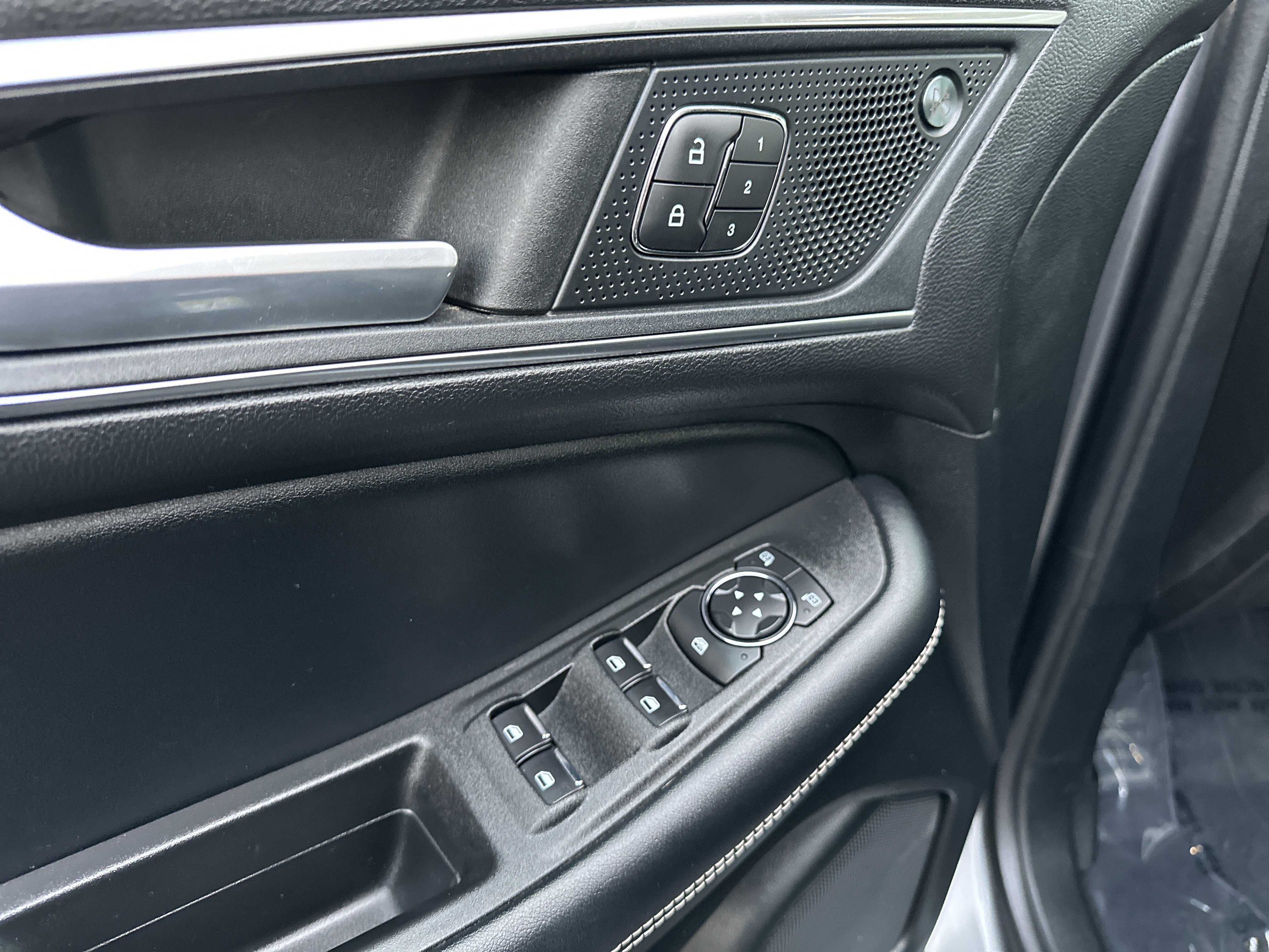 Certified 2022 Ford Edge ST image 9