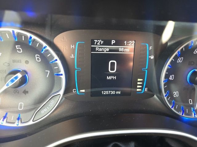 Used 2017 Chrysler Pacifica Touring FWD image 21