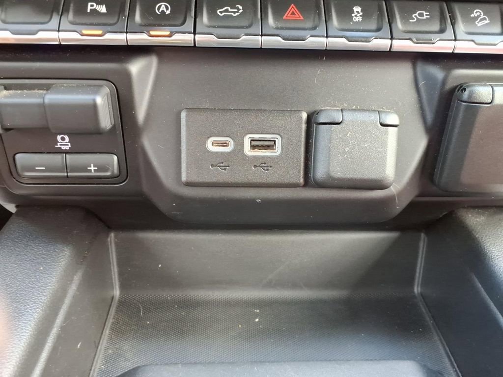 Used 2020 Chevrolet Silverado 1500 RST AWD/4WD image 23