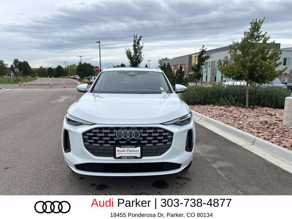 Used 2025 Audi Q5 Premium Plus w/ Premium Plus AWD/4WD image 2