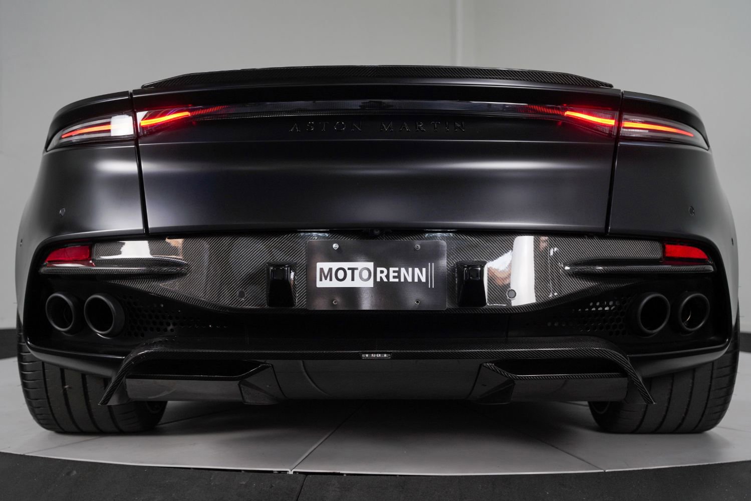 Used 2022 Aston Martin DBS Superleggera Volante RWD image 24