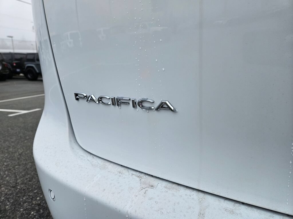 New 2027 Chrysler Pacifica LX FWD image 9