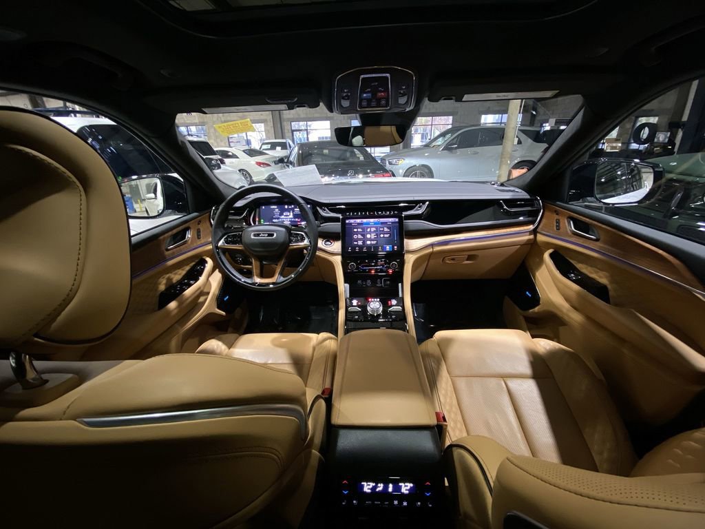 Used 2025 Jeep Grand Cherokee L Summit image 2