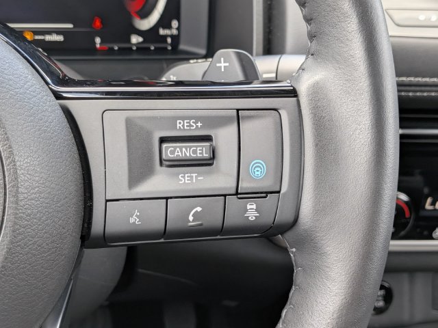 Used 2024 Nissan Rogue SL AWD/4WD image 28