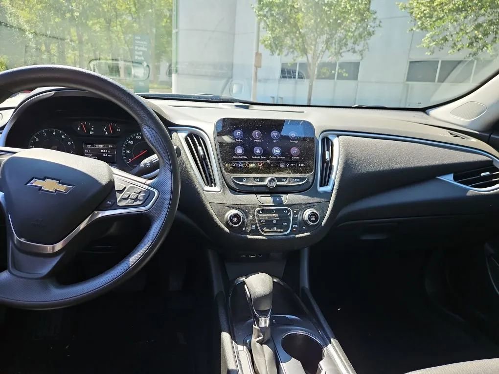 Used 2023 Chevrolet Malibu LT image 14
