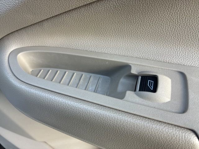 Used 2017 Ford C-MAX Energi SE w/ Equipment Group 402A image 28