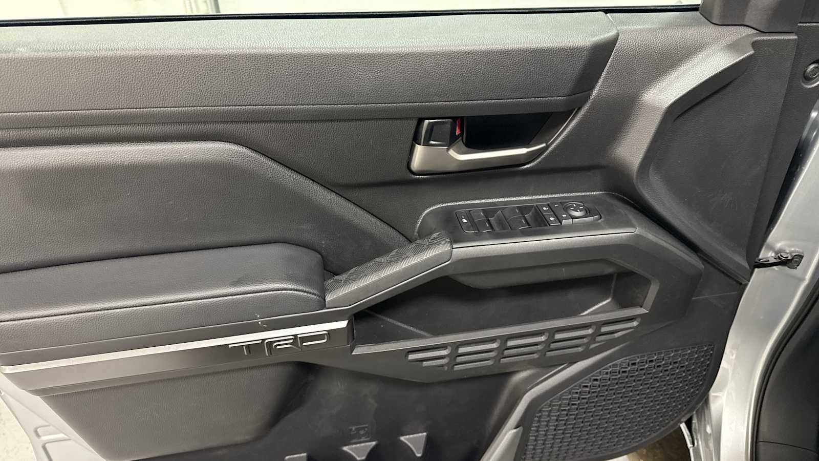 New 2025 Toyota Tacoma TRD Off-Road image 15