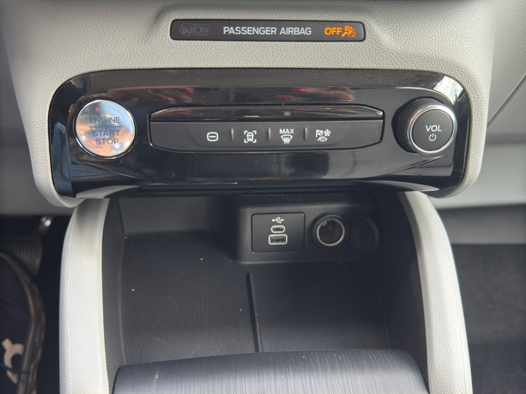New 2025 Ford Escape SE image 20