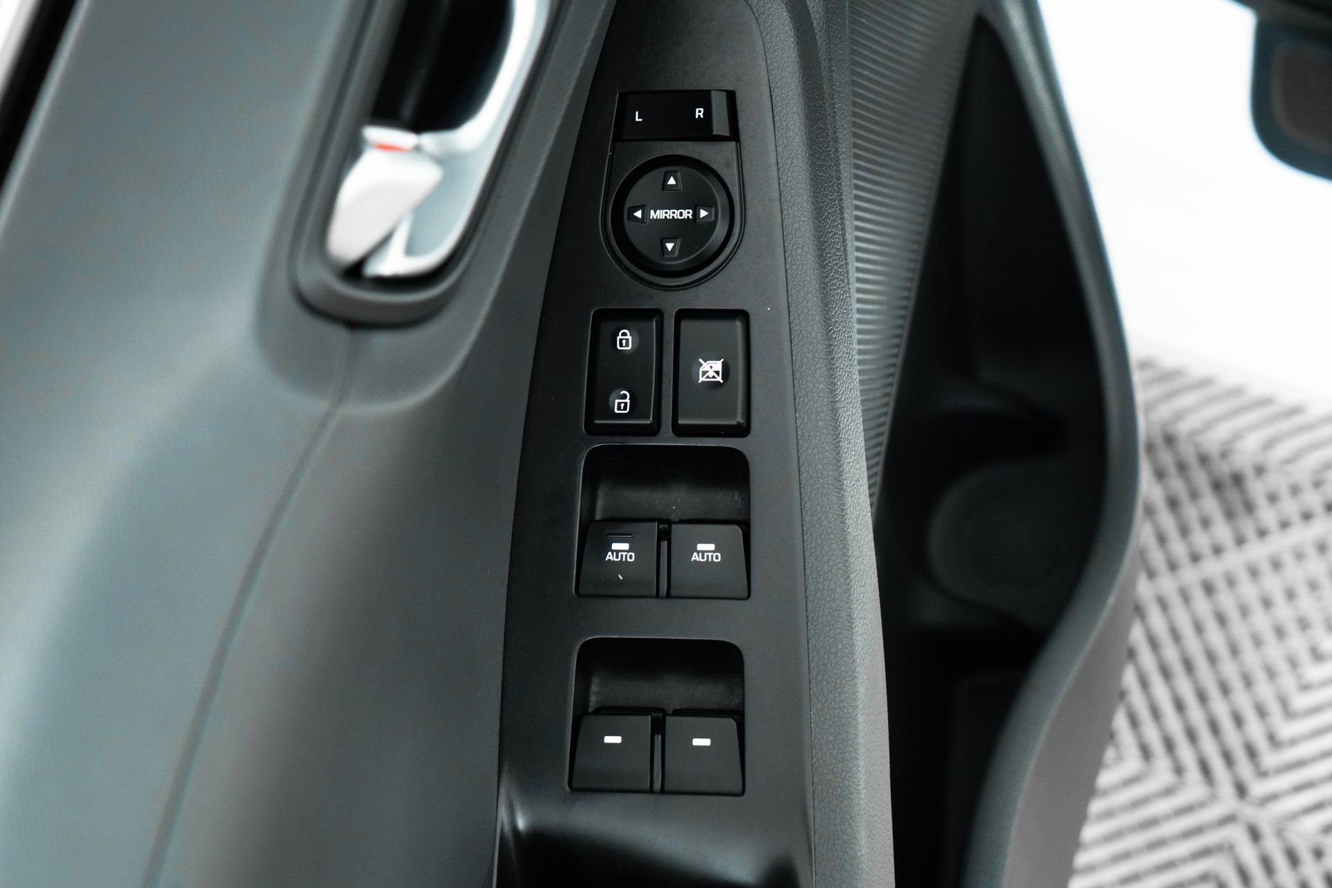 Used 2017 Hyundai Ioniq Limited image 22