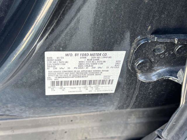 Used 2023 Ford Explorer XLT w/ Equipment Group 202A AWD/4WD image 37