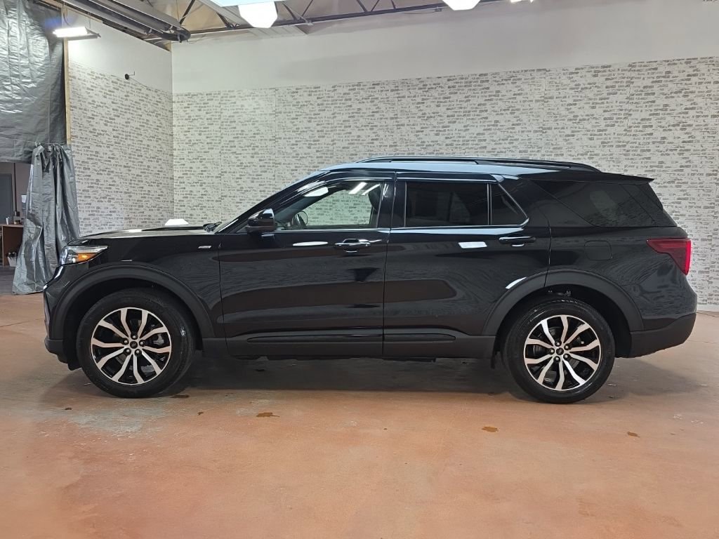 Used 2022 Ford Explorer ST-Line w/ Class IV Trailer Tow Package AWD/4WD image 4