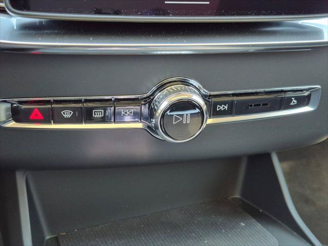 New 2027 Volvo XC90 B6 Plus AWD/4WD image 9