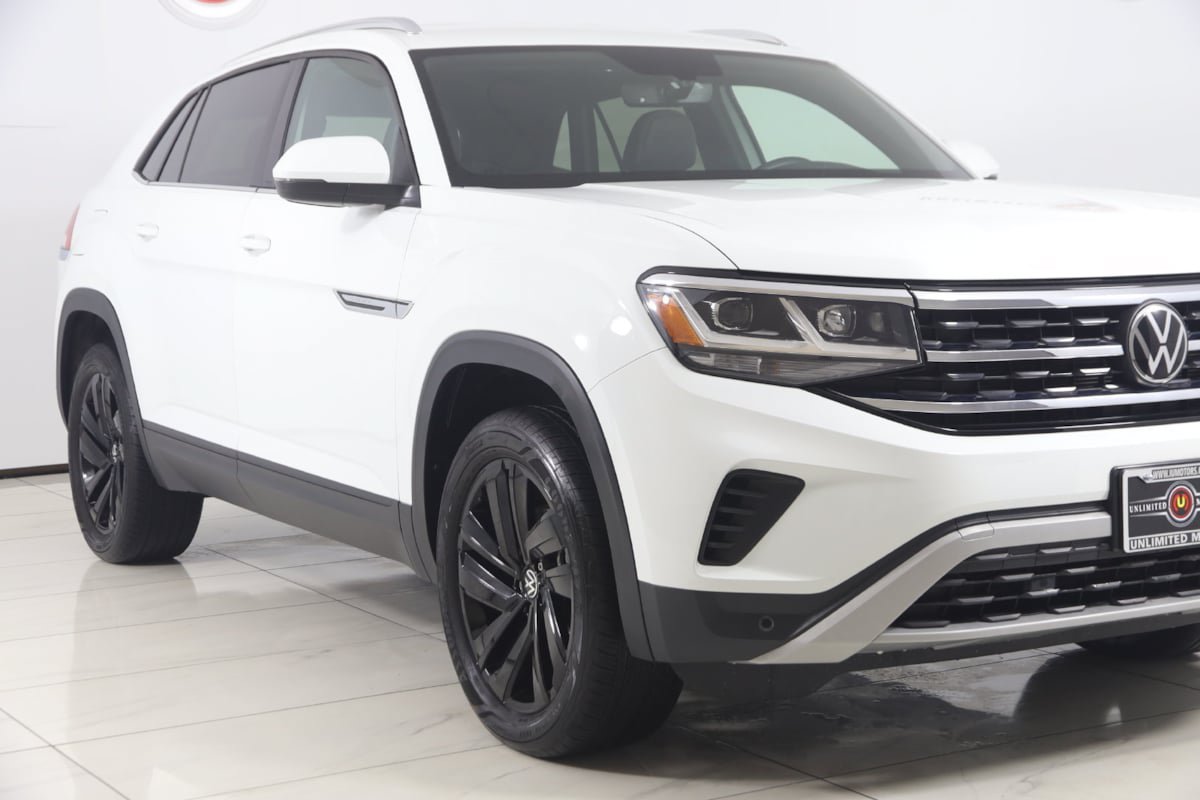 Used 2023 Volkswagen Atlas Cross Sport SE w/ Black Wheel Package AWD/4WD image 32