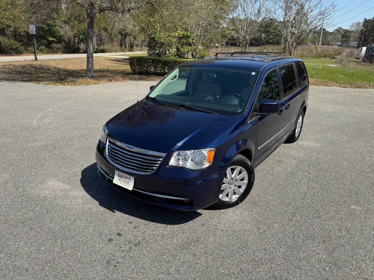 Used 2015 Chrysler Town & Country Touring image 31