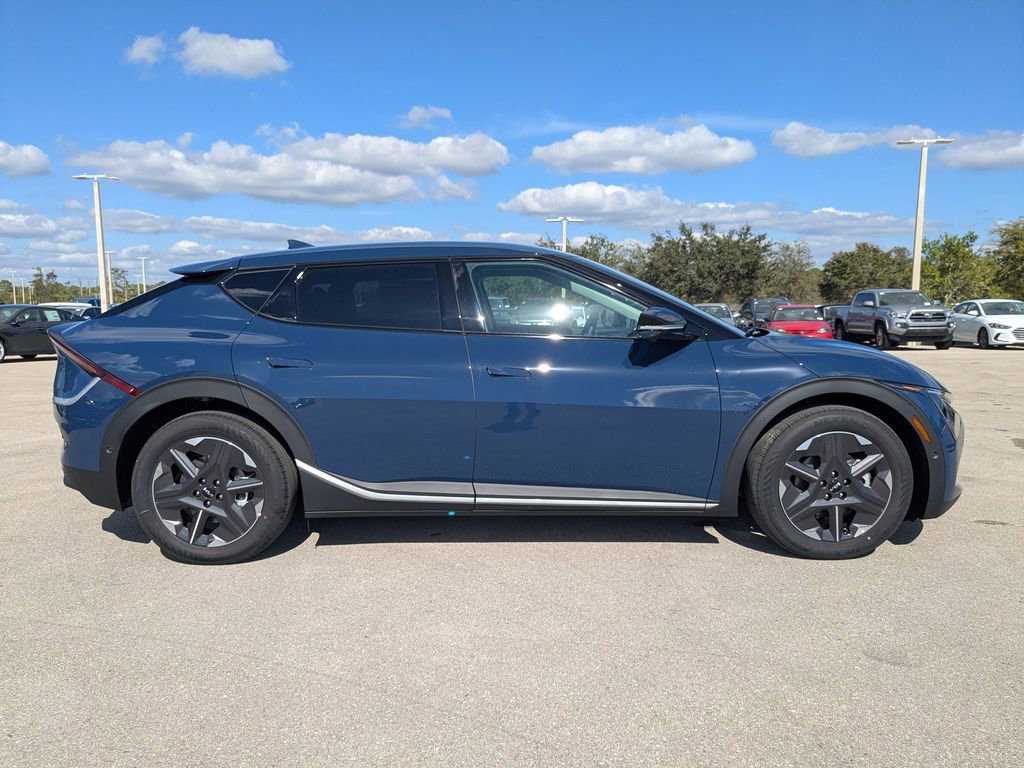 New 2025 Kia EV6 Light w/ Light LR Technology Package RWD image 4