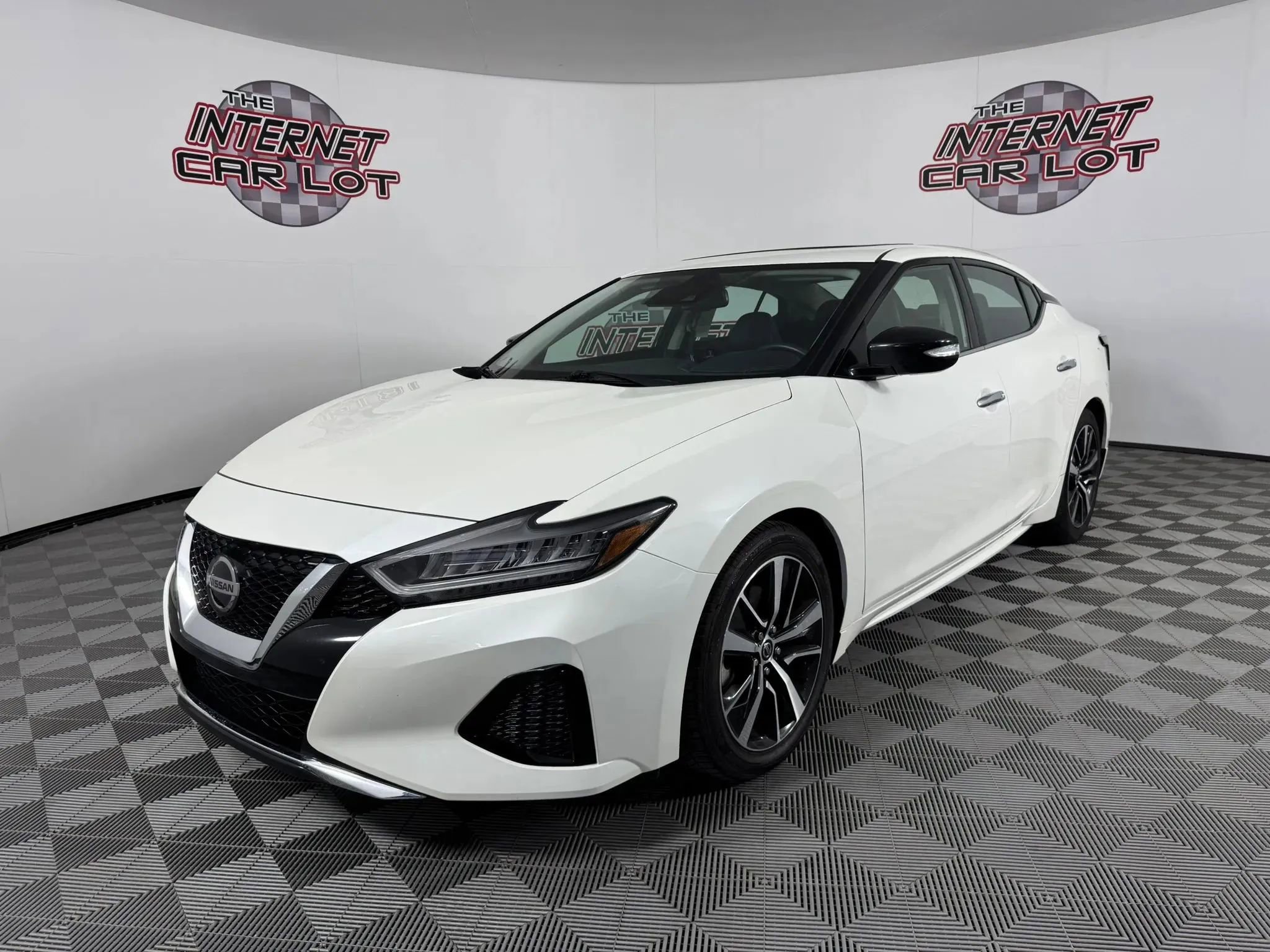 Used 2022 Nissan Maxima SV w/ Floor Mat Group image 3