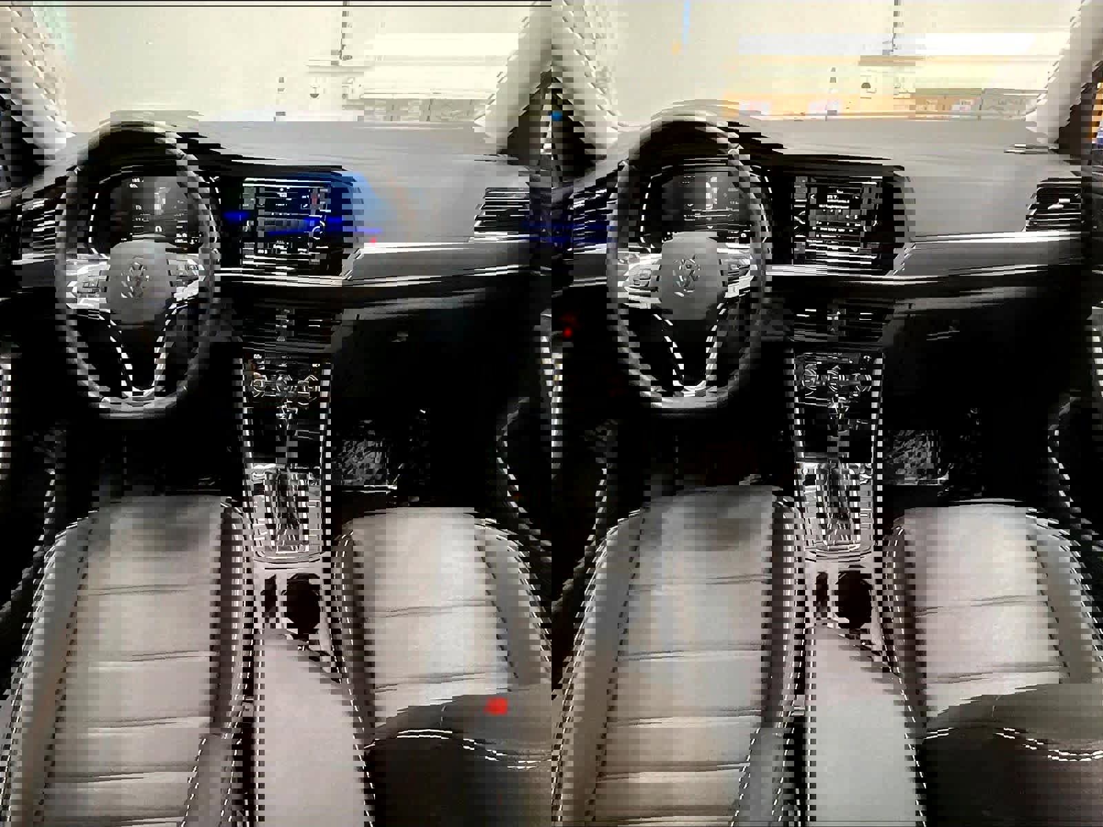 Used 2024 Volkswagen Jetta SE image 16