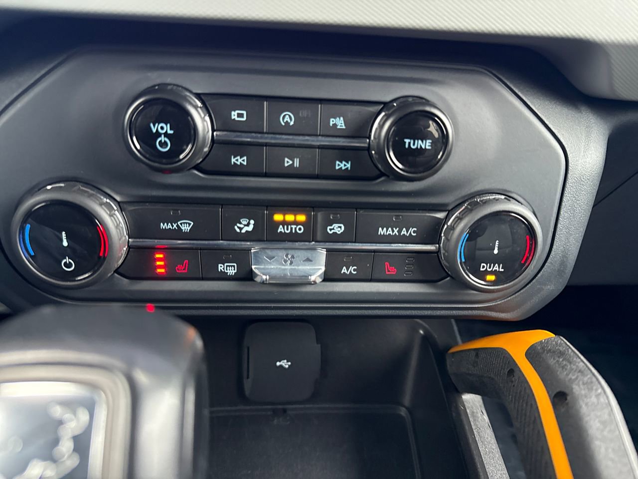 Used 2022 Ford Bronco Badlands image 21