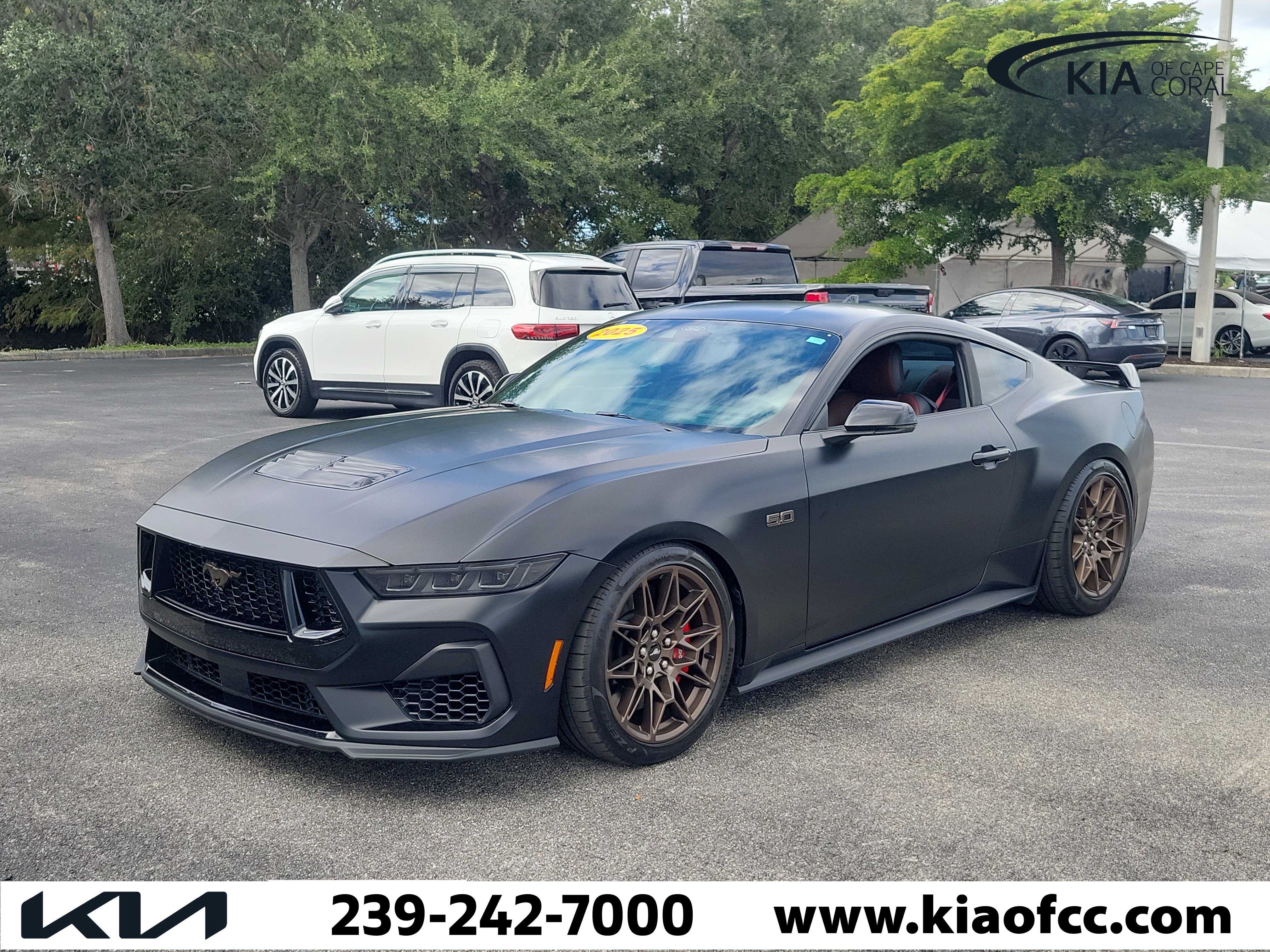 Used 2025 Ford Mustang GT Premium w/ GT Performance Package RWD image 3