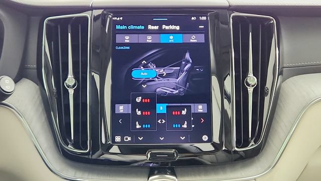 Certified 2025 Volvo XC60 B5 Ultra w/ Protection Package Premier AWD/4WD image 22