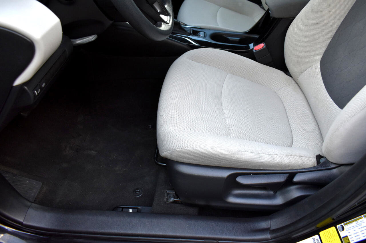 Used 2021 Toyota Corolla LE image 25