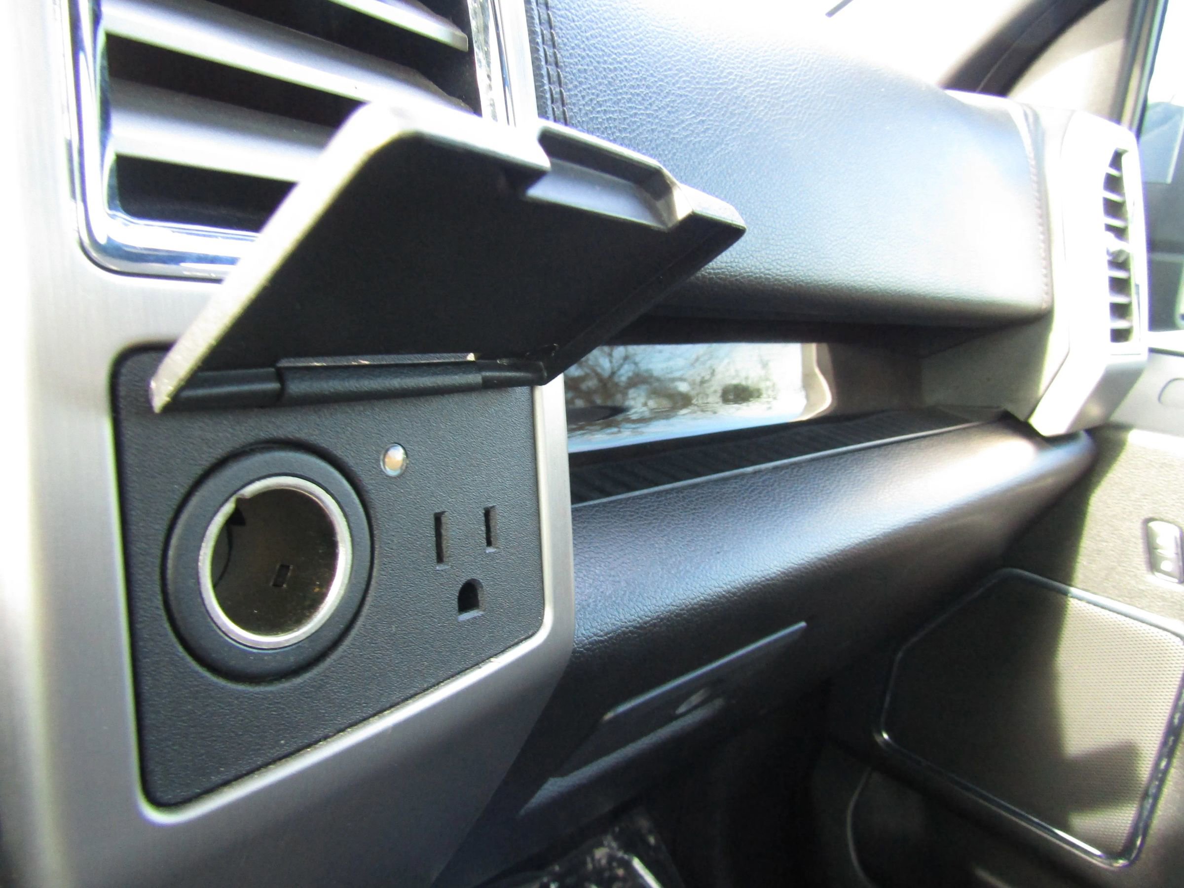 Used 2016 Ford F150 Platinum w/ Equipment Group 701A Luxury image 44