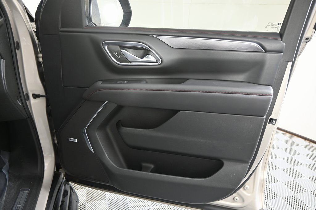 Used 2024 Chevrolet Tahoe RST w/ RST Performance Edition image 12