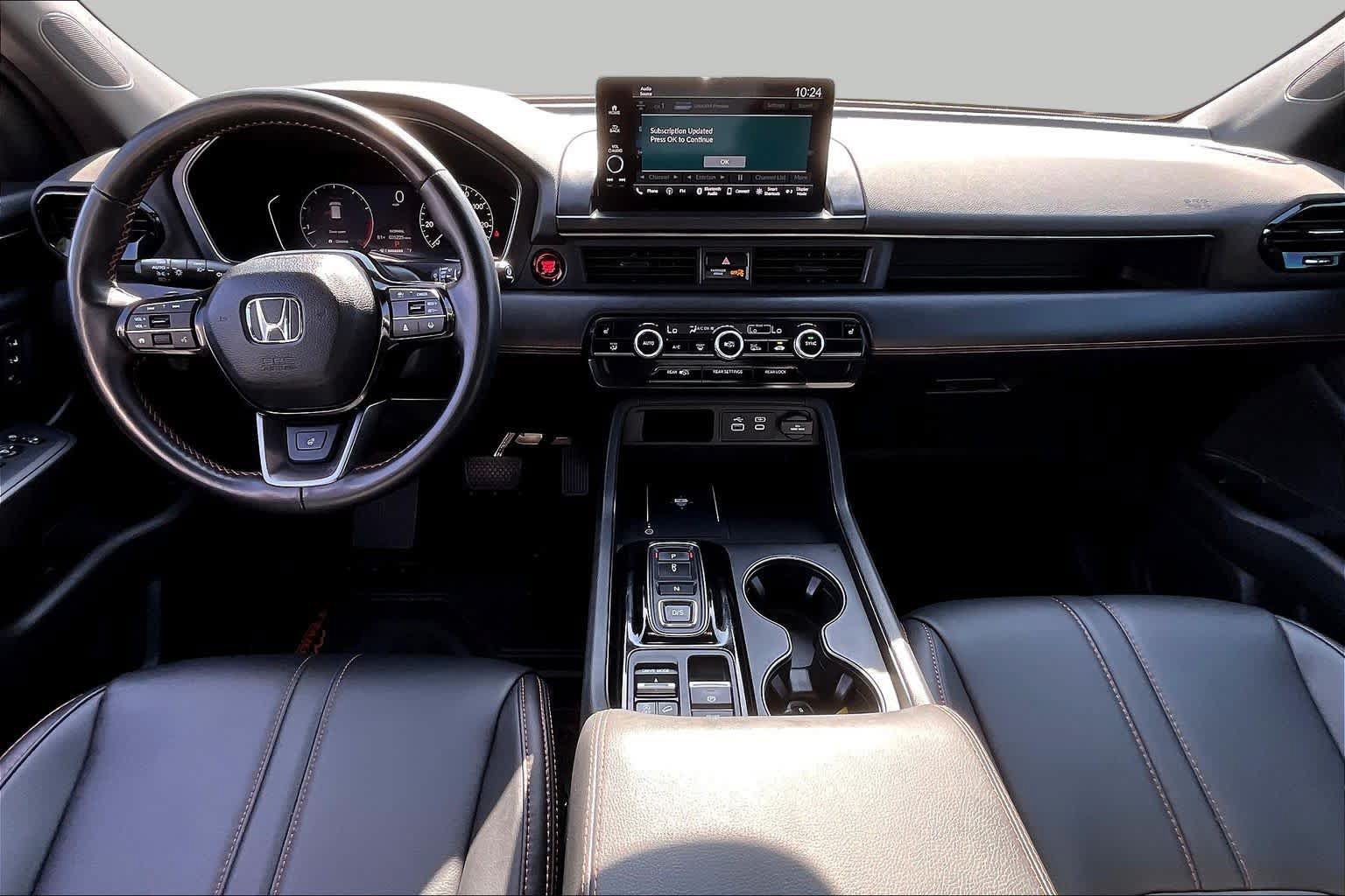 Used 2025 Honda Pilot TrailSport image 16