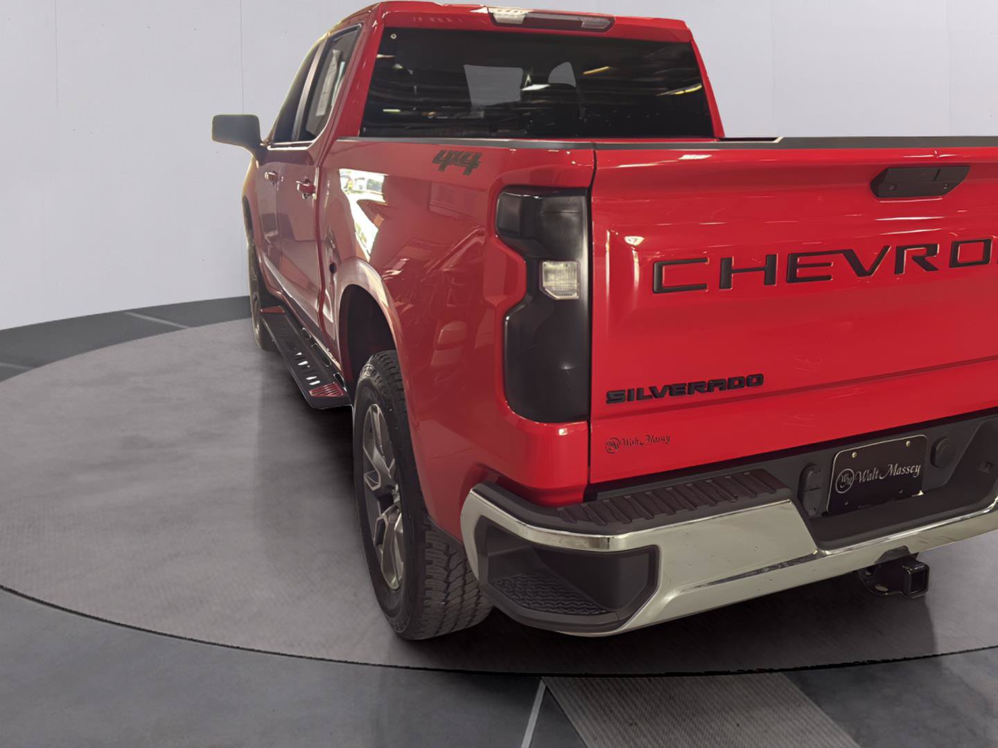 Used 2022 Chevrolet Silverado 1500 LT AWD/4WD image 3