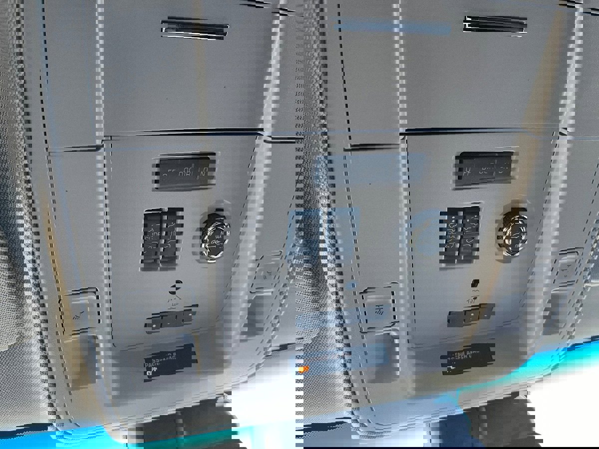 Used 2018 Chevrolet Tahoe LT image 23