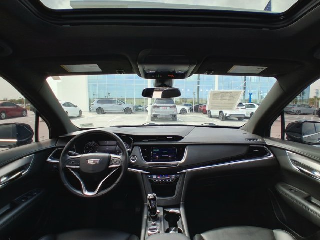 Used 2024 Cadillac XT6 Luxury FWD image 13