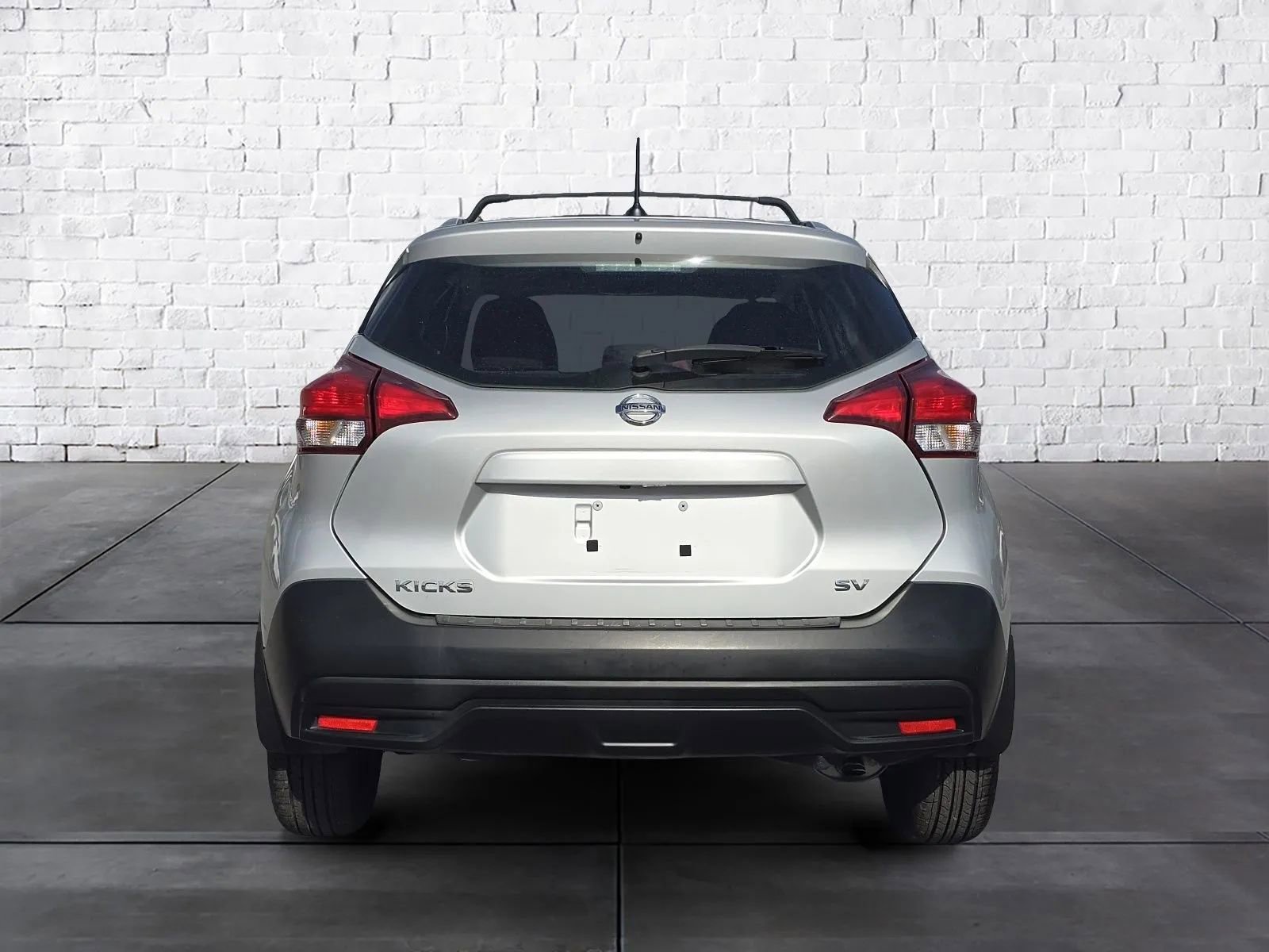 Used 2018 Nissan Kicks SV w/ Exterior Package image 4