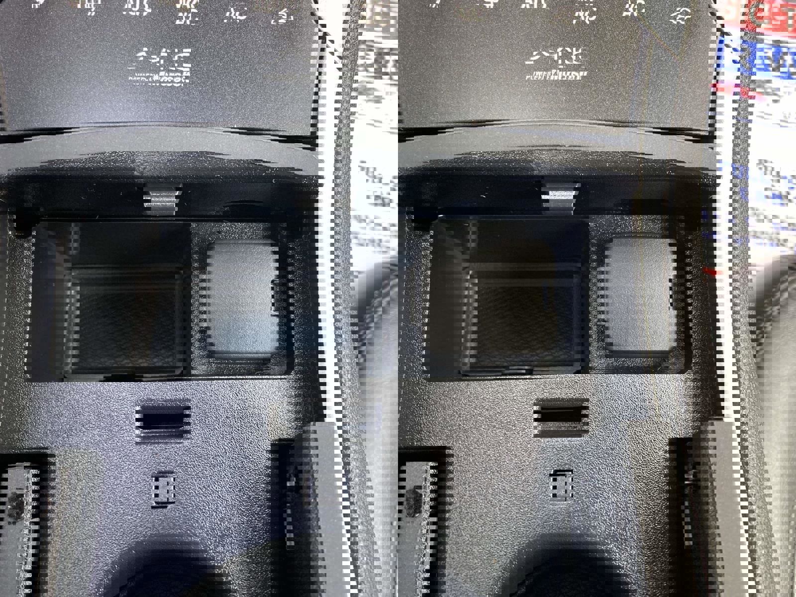 Used 2013 Lincoln MKZ Hybrid image 27