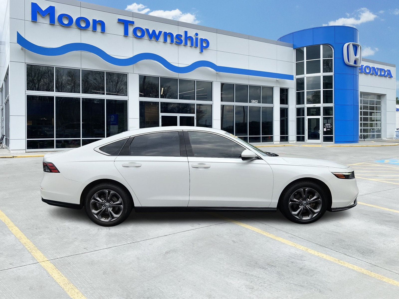 Used 2023 Honda Accord EX image 7