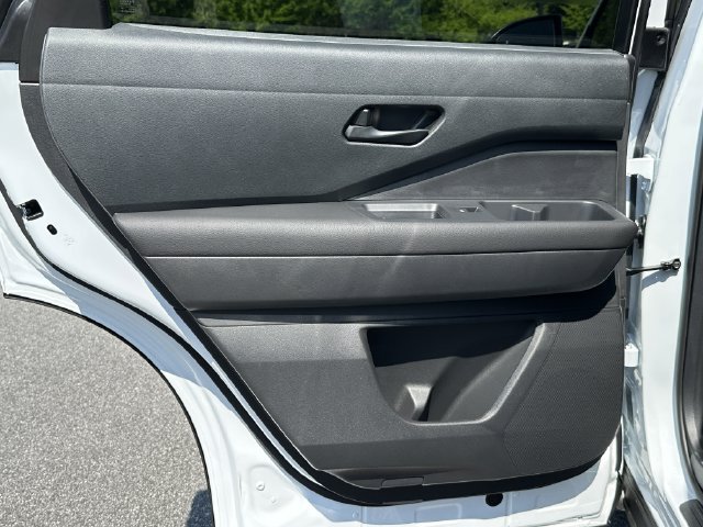 New 2026 Nissan Pathfinder SV w/ SV Premium Package AWD/4WD image 18