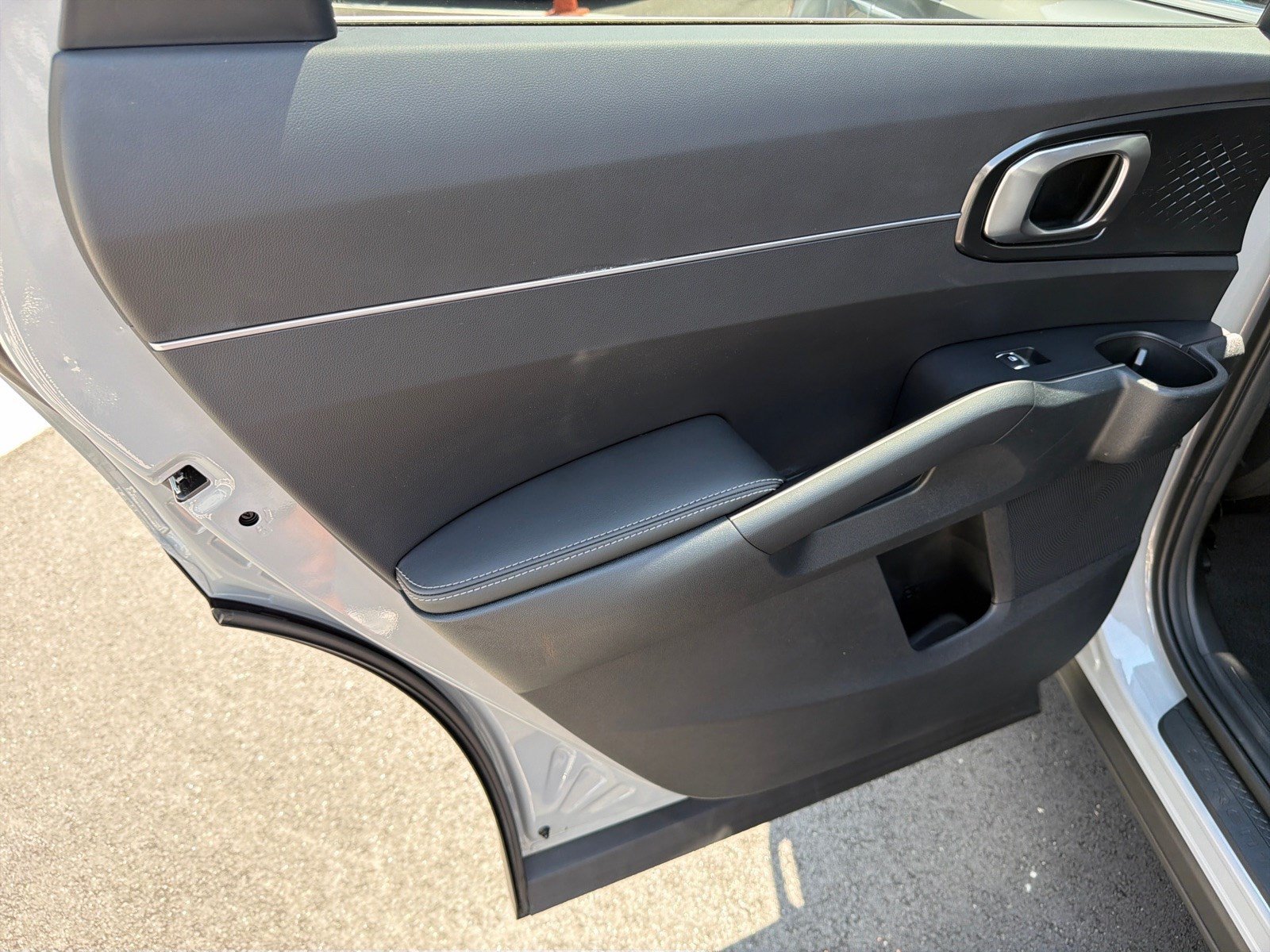 Certified 2025 Kia Sorento EX w/ Panoramic Sunroof Package FWD image 21